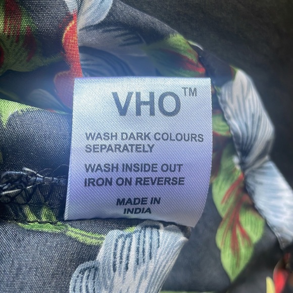 V.H.O men's short sleeve button up Hawaiian shirt parrot print size Small - Picture 5 of 7